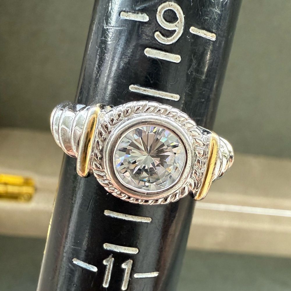 Bold Silver & Gold-Tone Ring with Large Round Crystal Center – Size 10